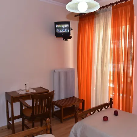 Ξενοδοχείο 40 Platania Λουτρά Αιδηψού