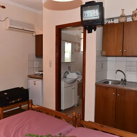 Ξενοδοχείο 40 Platania Λουτρά Αιδηψού