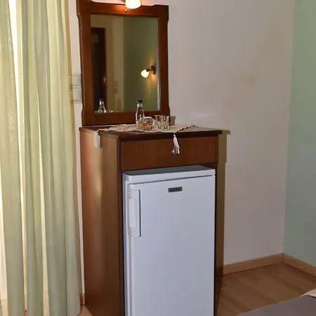 40 Platania Hotel Loutra Edipsou (Evia)