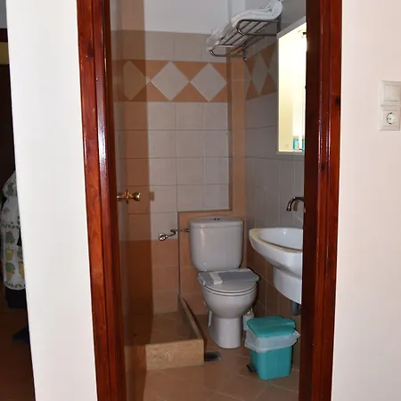 40 Platania Hotel 2*
