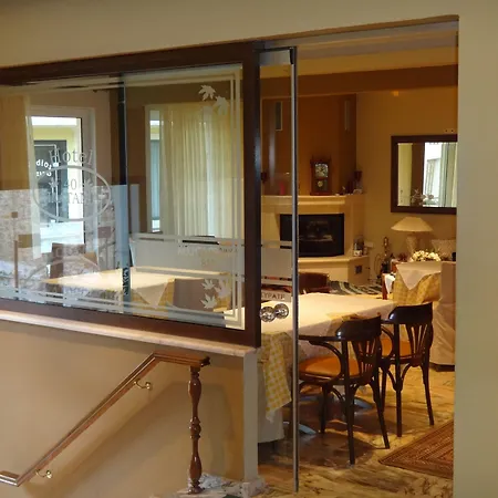 40 Platania Ξενοδοχείο Λουτρά Αιδηψού