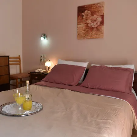 40 Platania Hotel Loutra Edipsou (Evia)