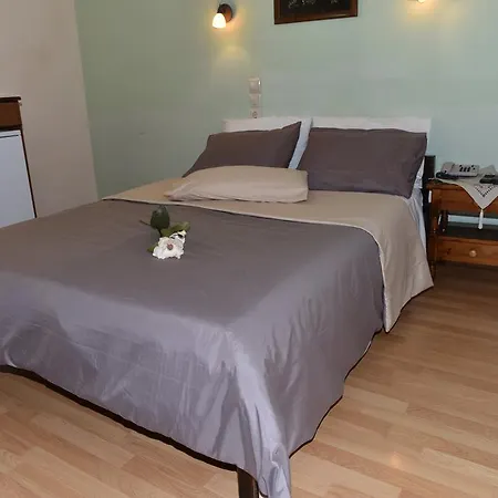 40 Platania Hotel Loutra Edipsou (Evia)