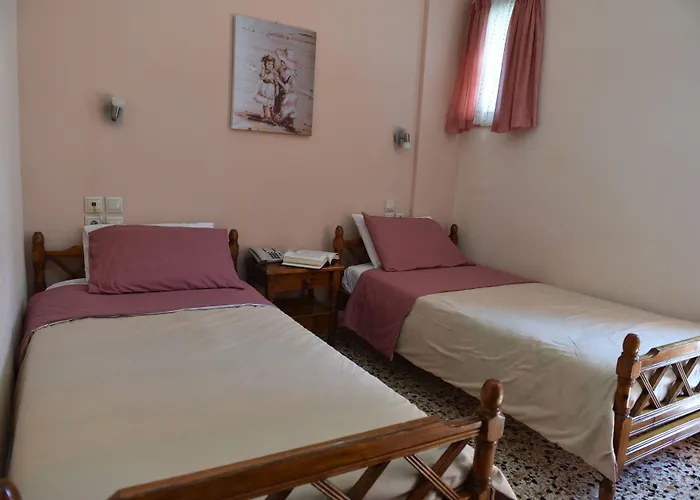 40 Platania Hotel 2*