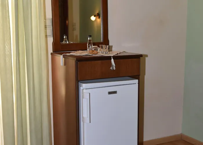 40 Platania Hotel Loutra Edipsou (Evia)