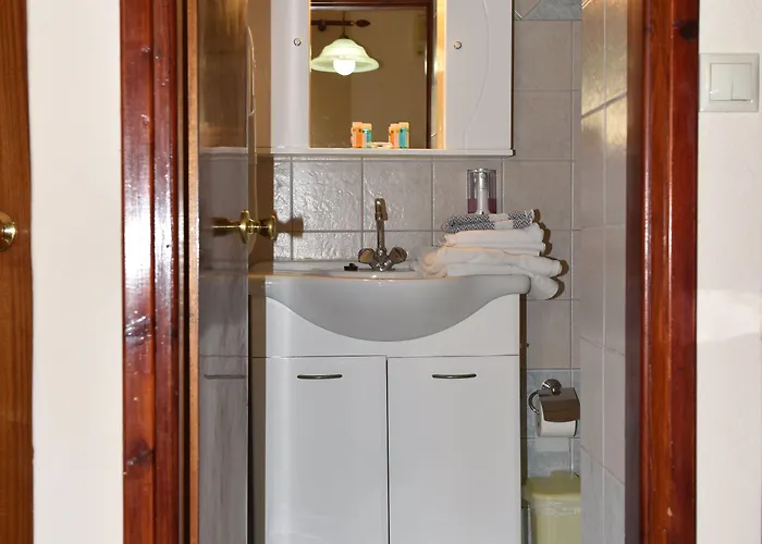 40 Platania Hotel Loutra Edipsou (Evia)